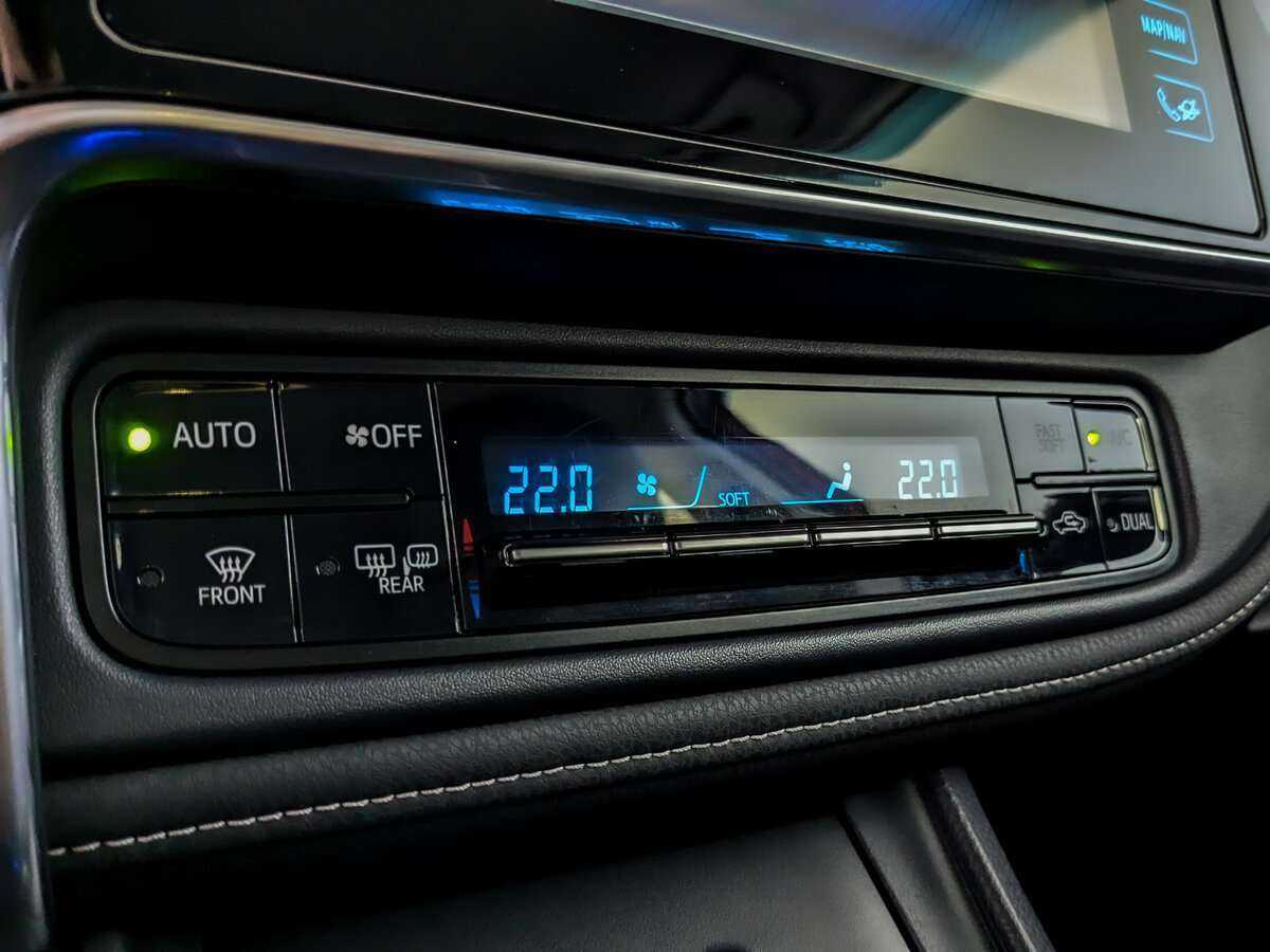 Toyota Corolla 2018 года с пробегом. Фото: #23