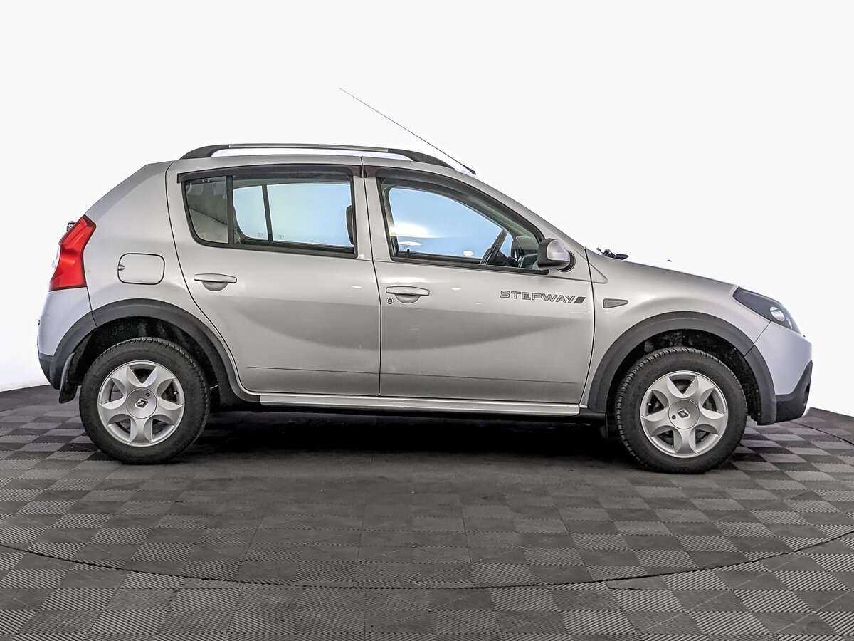 Renault Sandero 2013 года с пробегом. Фото: #2