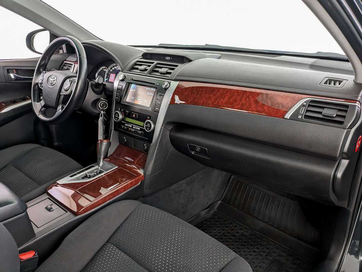 Toyota Camry 2013 года с пробегом. Фото: #8