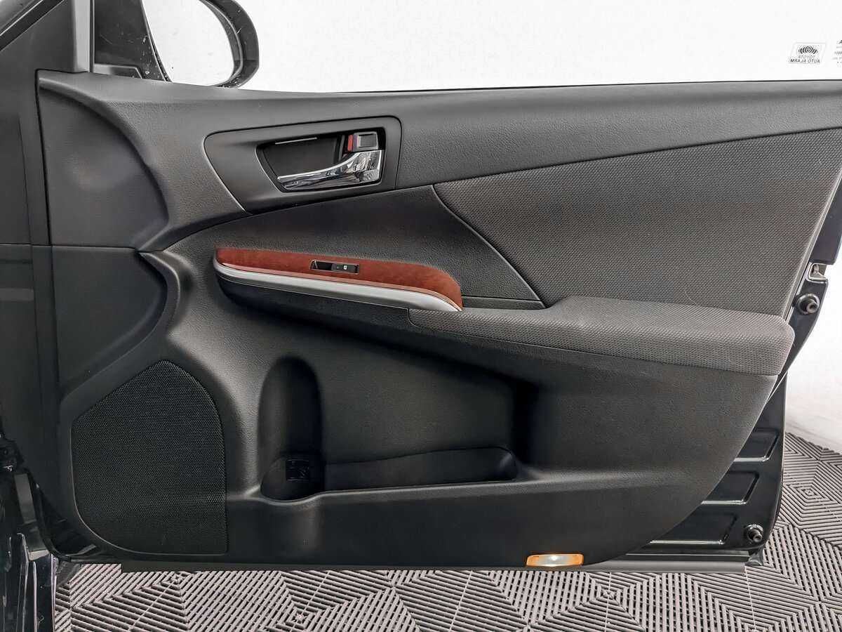 Toyota Camry 2013 года с пробегом. Фото: #18