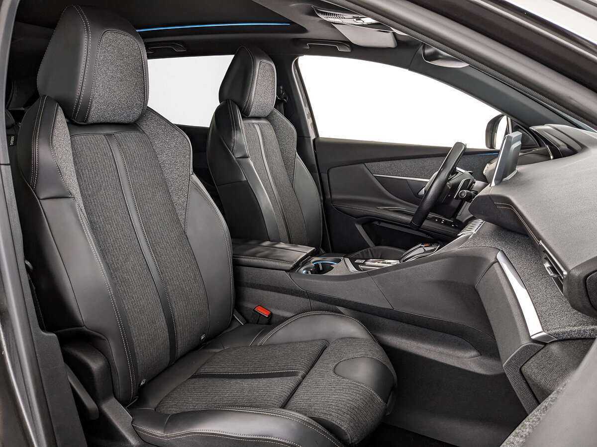 Peugeot 3008 2018 года с пробегом. Фото: #17