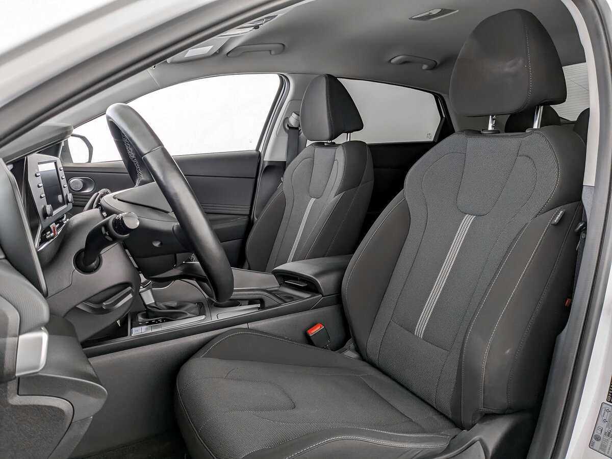 Hyundai Elantra 2022 года с пробегом. Фото: #19