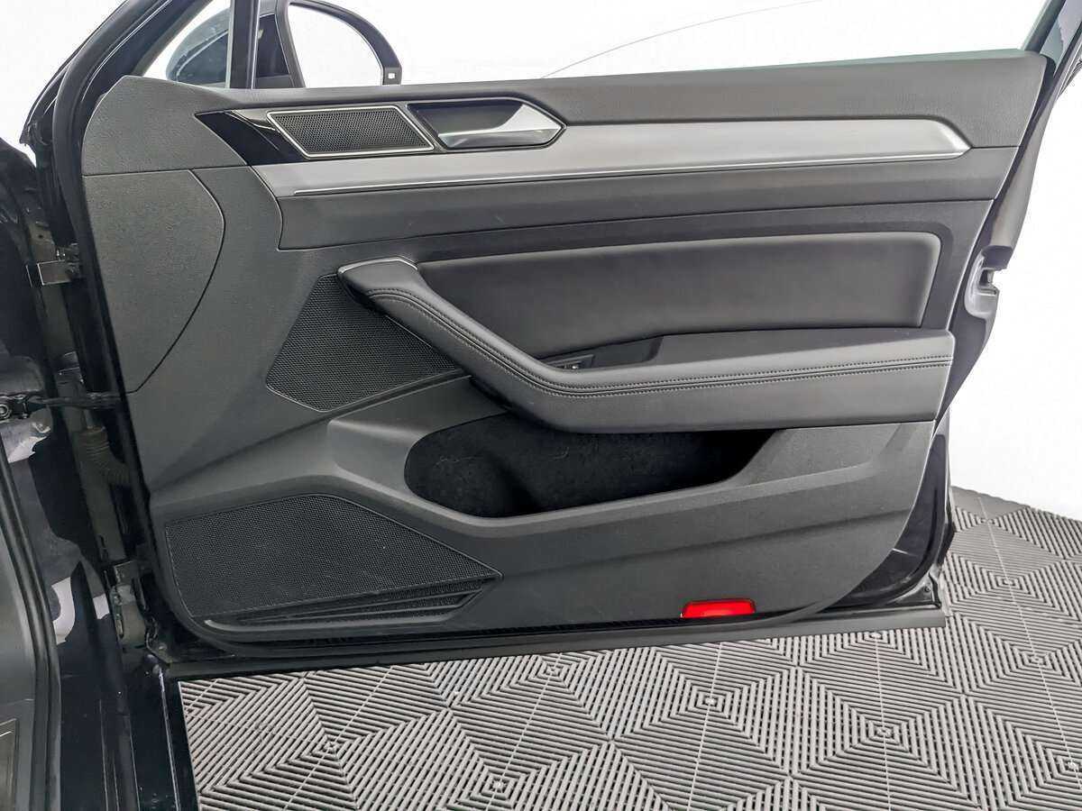 Volkswagen Passat 2017 года с пробегом. Фото: #24