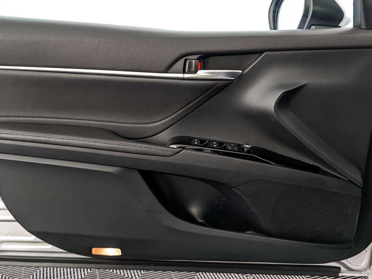 Toyota Camry 2020 года с пробегом. Фото: #18