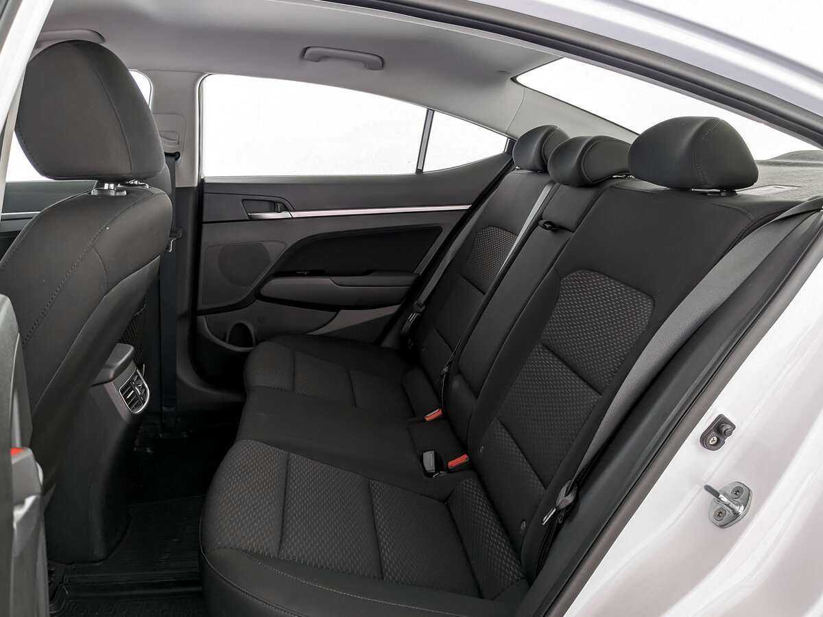 Hyundai Elantra 2020 года с пробегом. Фото: #9