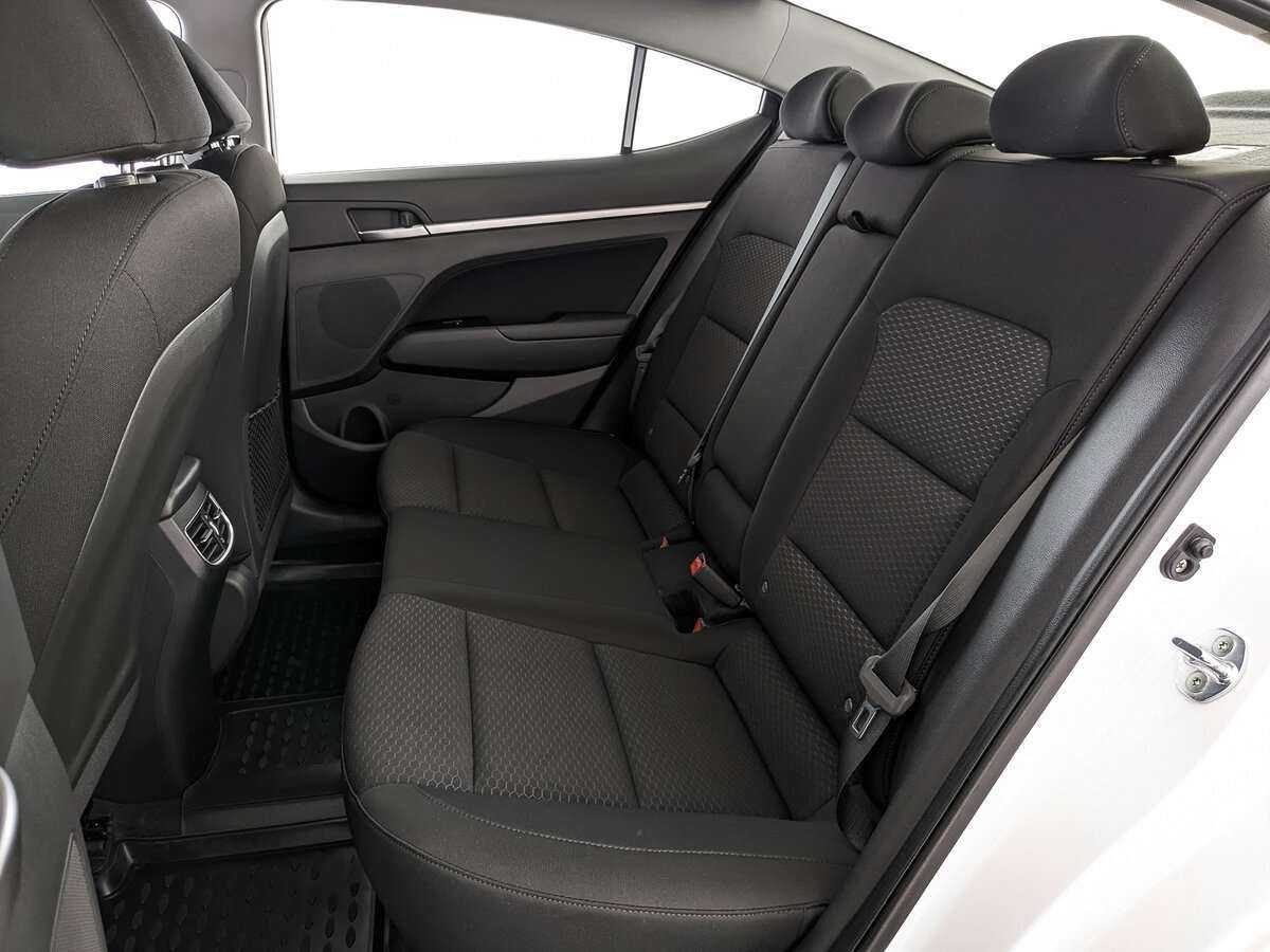 Hyundai Elantra 2020 года с пробегом. Фото: #17