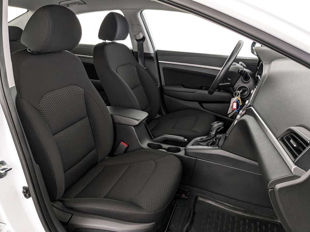 Hyundai Elantra 2020 года с пробегом. Фото: #23