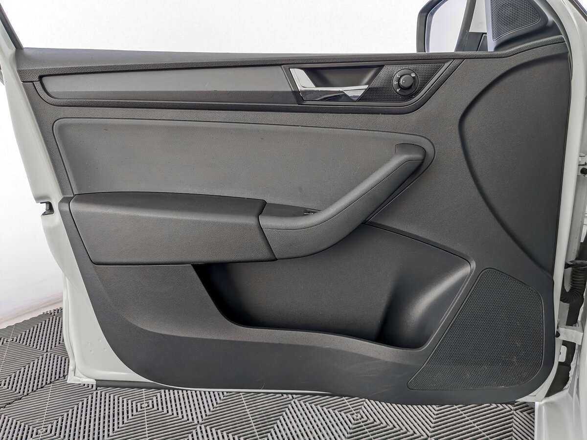 Skoda Rapid 2018 года с пробегом. Фото: #18