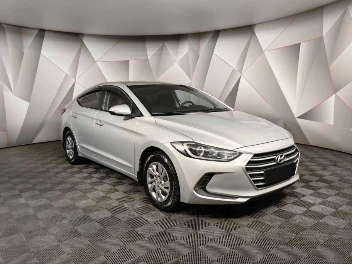 Hyundai Elantra 2018 года с пробегом. Фото: #1