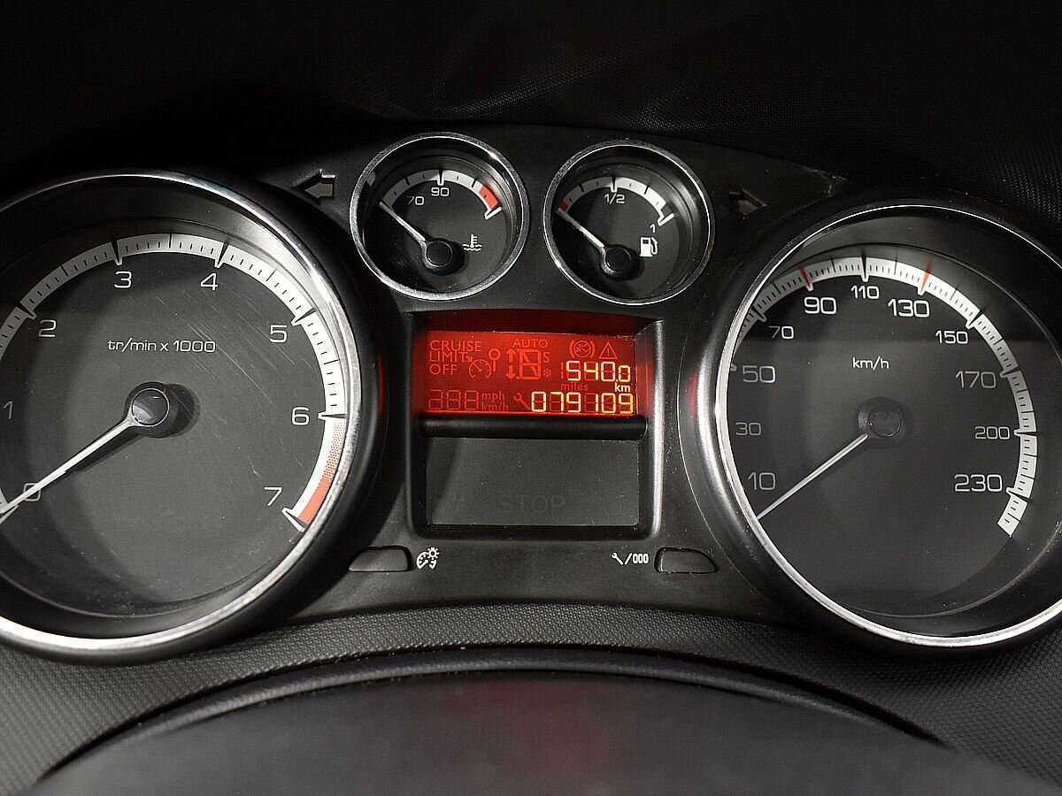 Peugeot 408 2013 года с пробегом. Фото: #11