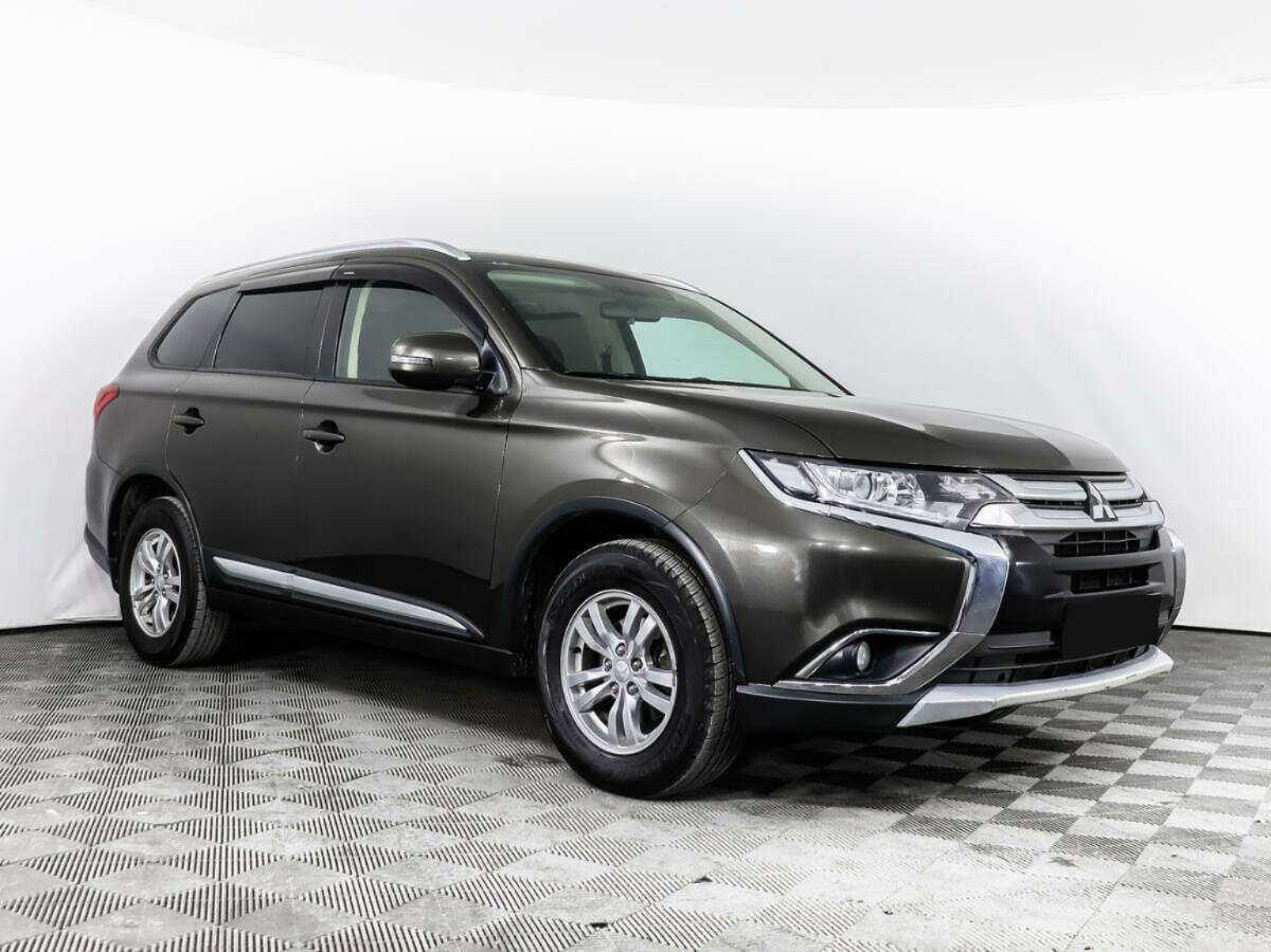 Mitsubishi Outlander 2018 года с пробегом. Фото: #2