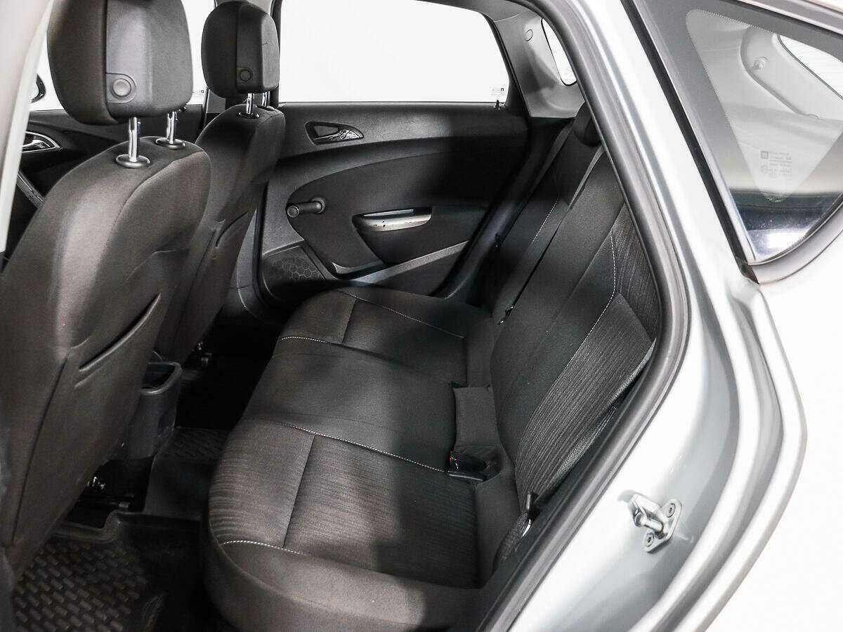 Opel Astra 2012 года с пробегом. Фото: #9