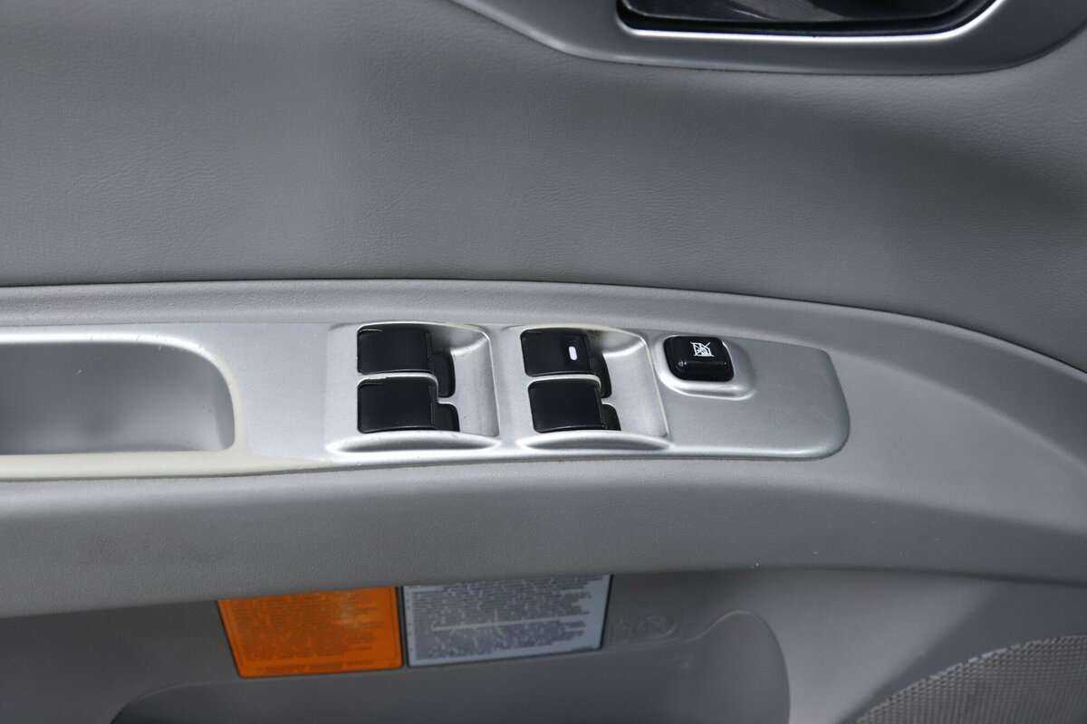 Mitsubishi Pajero Sport 2015 года с пробегом. Фото: #9