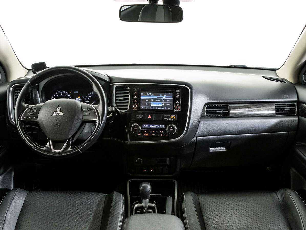 Mitsubishi Outlander 2017 года с пробегом. Фото: #9