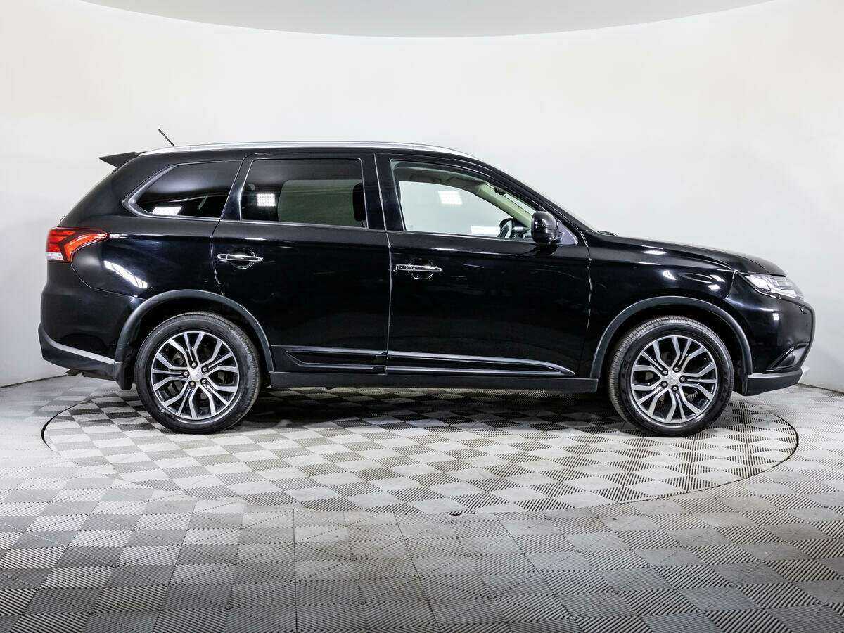 Mitsubishi Outlander 2016 года с пробегом. Фото: #3