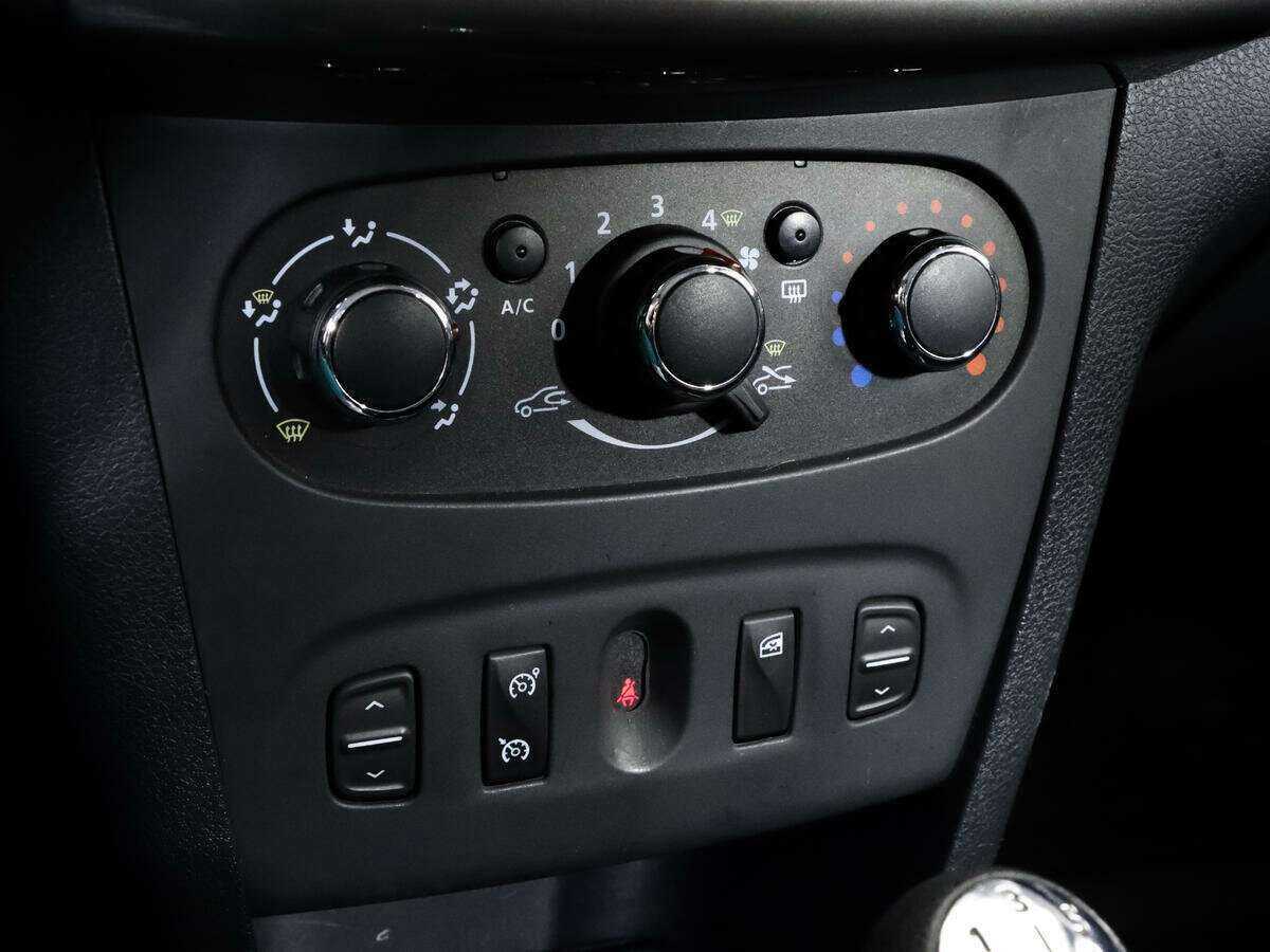 Renault Logan 2017 года с пробегом. Фото: #12