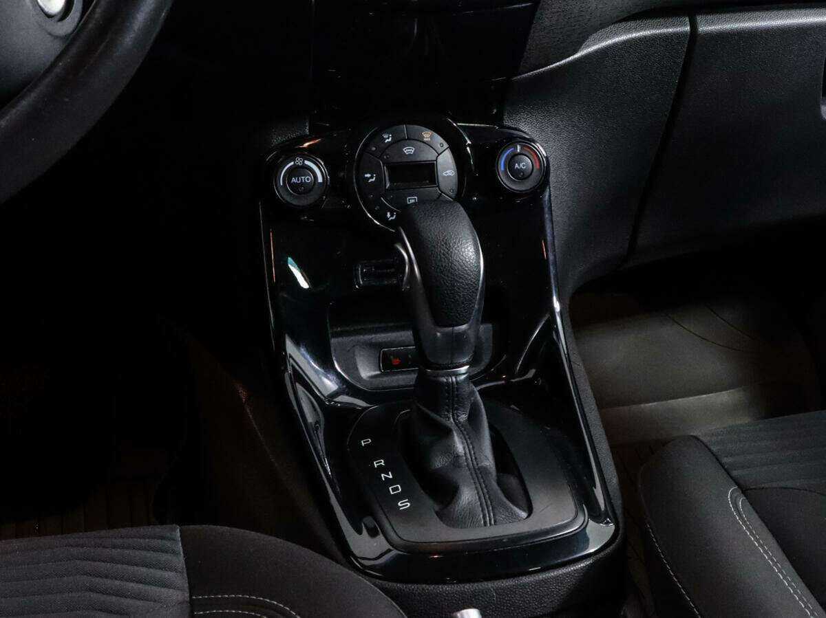 Ford Fiesta 2015 года с пробегом. Фото: #11