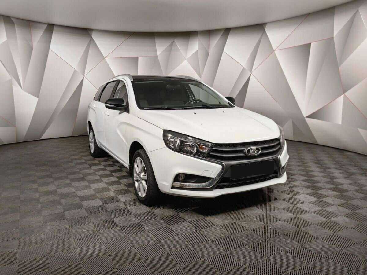 Lada (ВАЗ) Vesta 2021 года с пробегом. Фото: #2