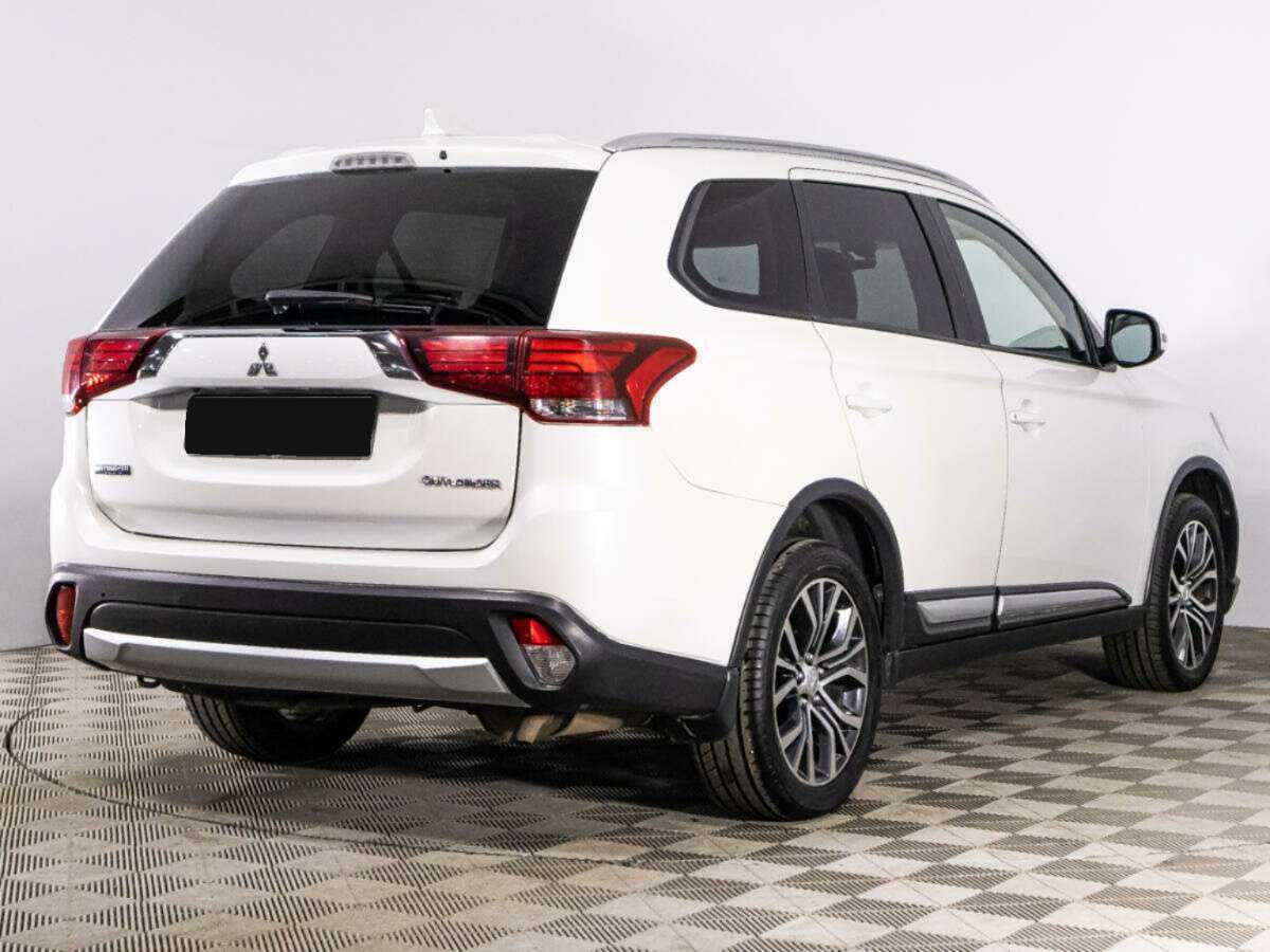 Mitsubishi Outlander 2017 года с пробегом. Фото: #4