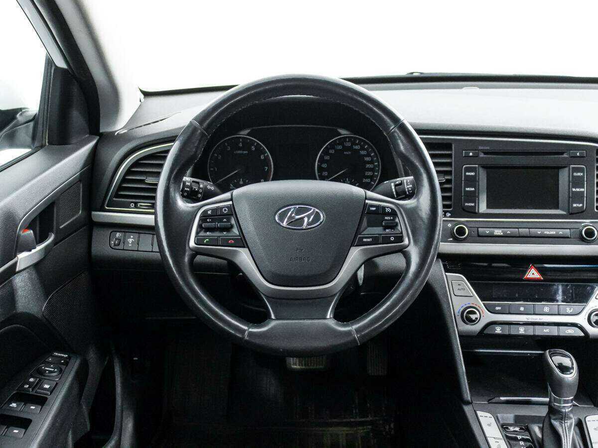 Hyundai Elantra 2017 года с пробегом. Фото: #17