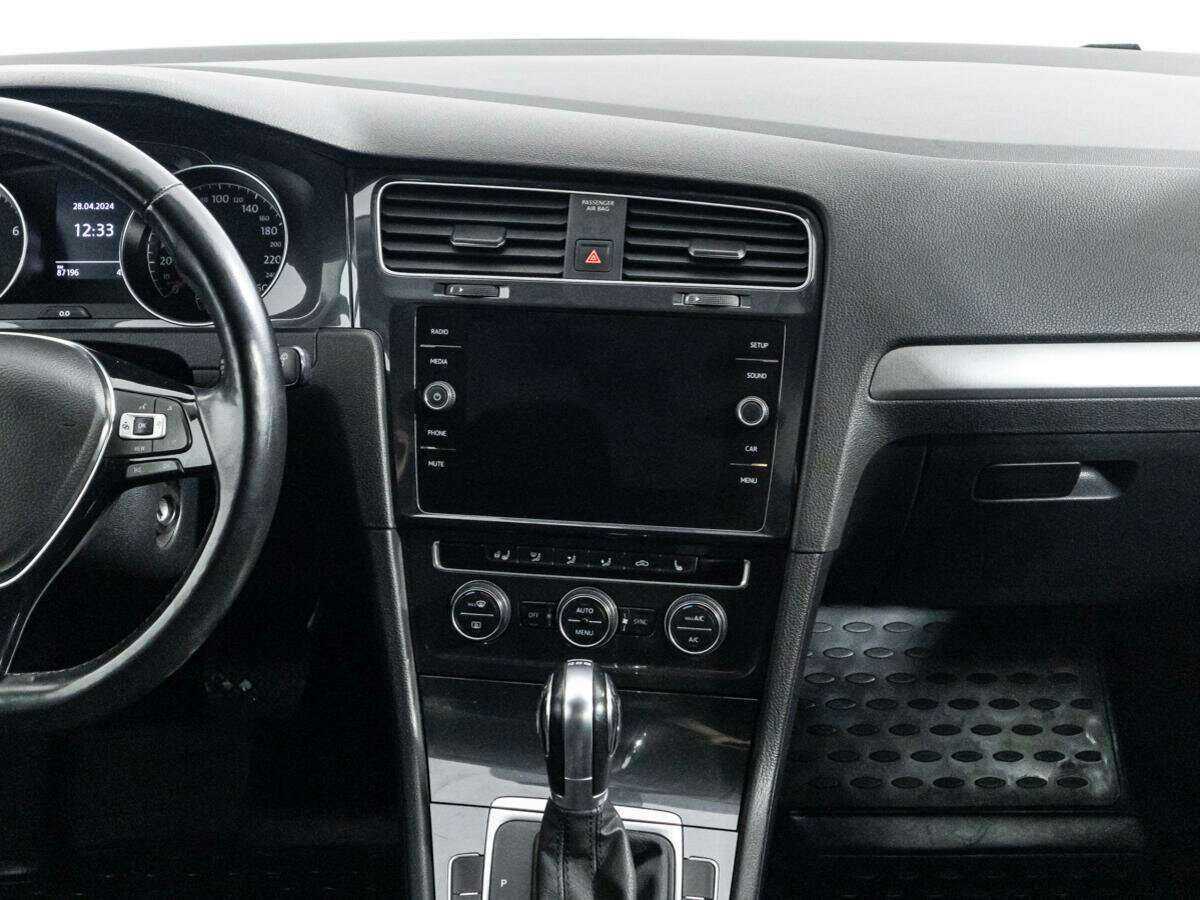 Volkswagen Golf 2018 года с пробегом. Фото: #13
