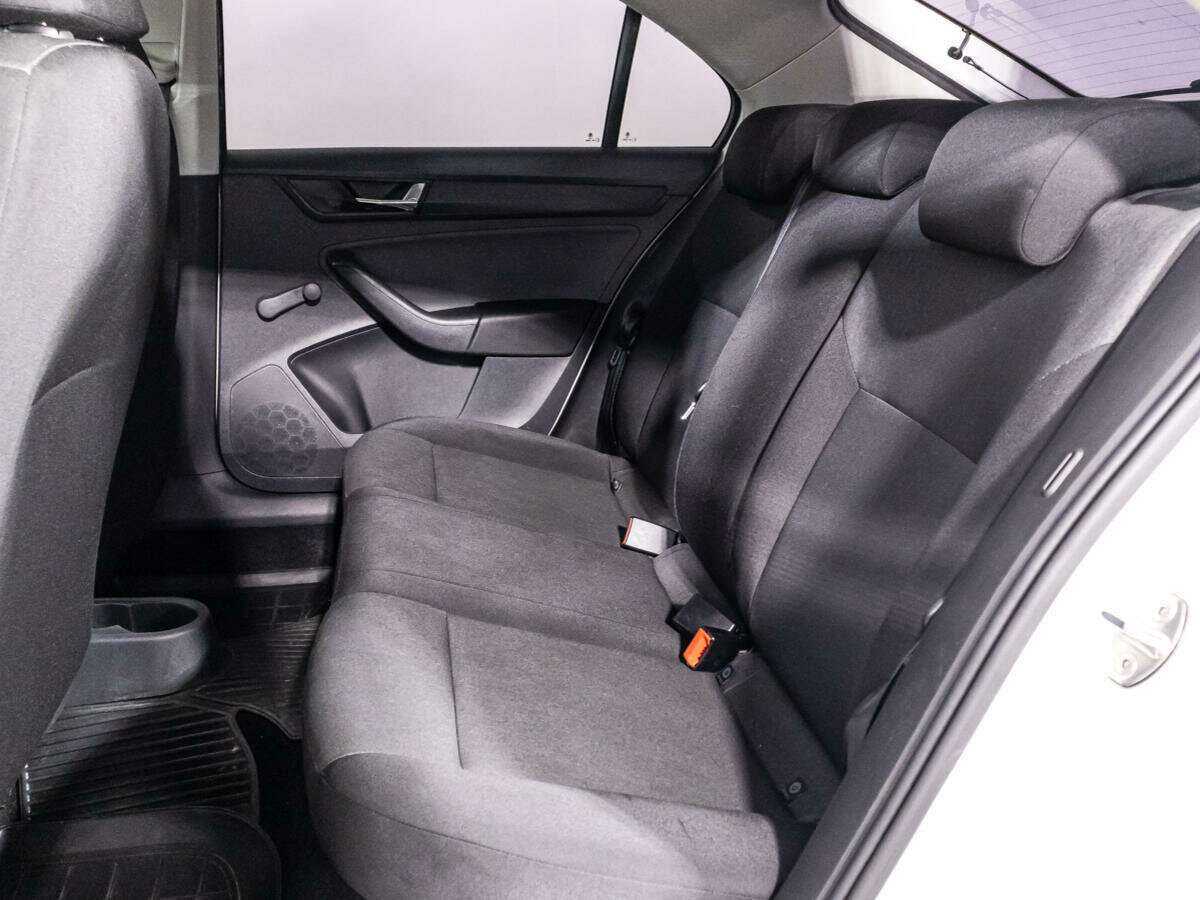 Skoda Rapid 2017 года с пробегом. Фото: #9