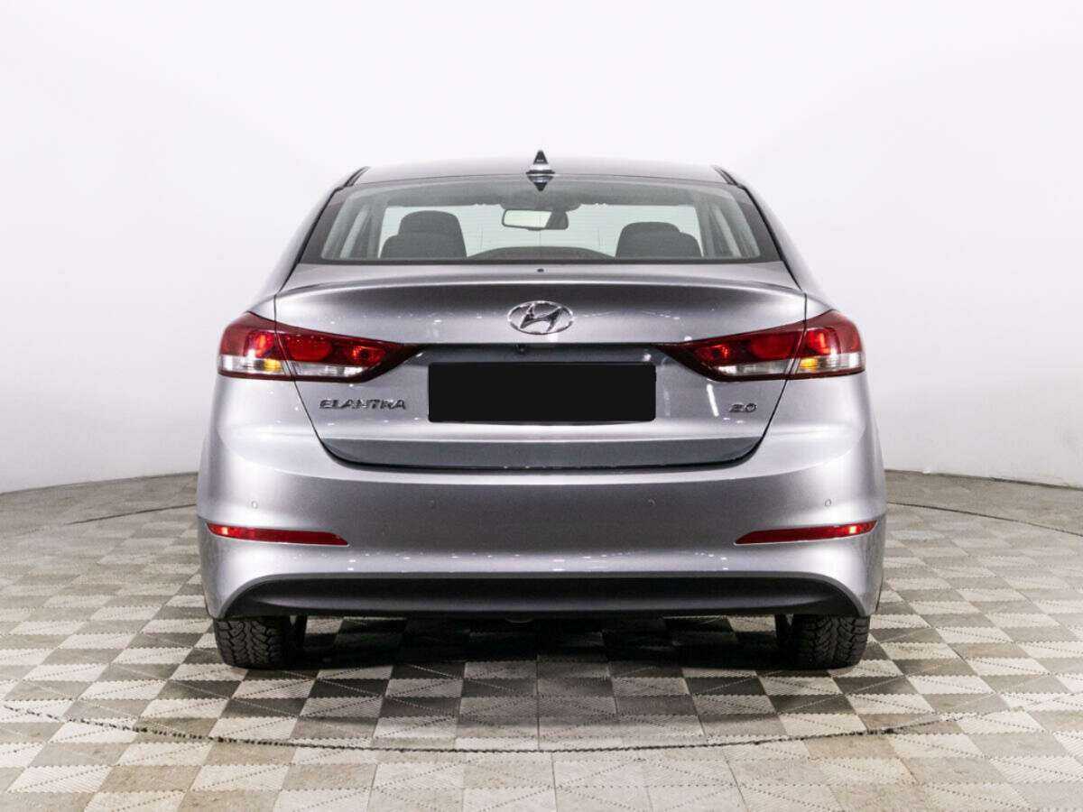Hyundai Elantra 2018 года с пробегом. Фото: #5