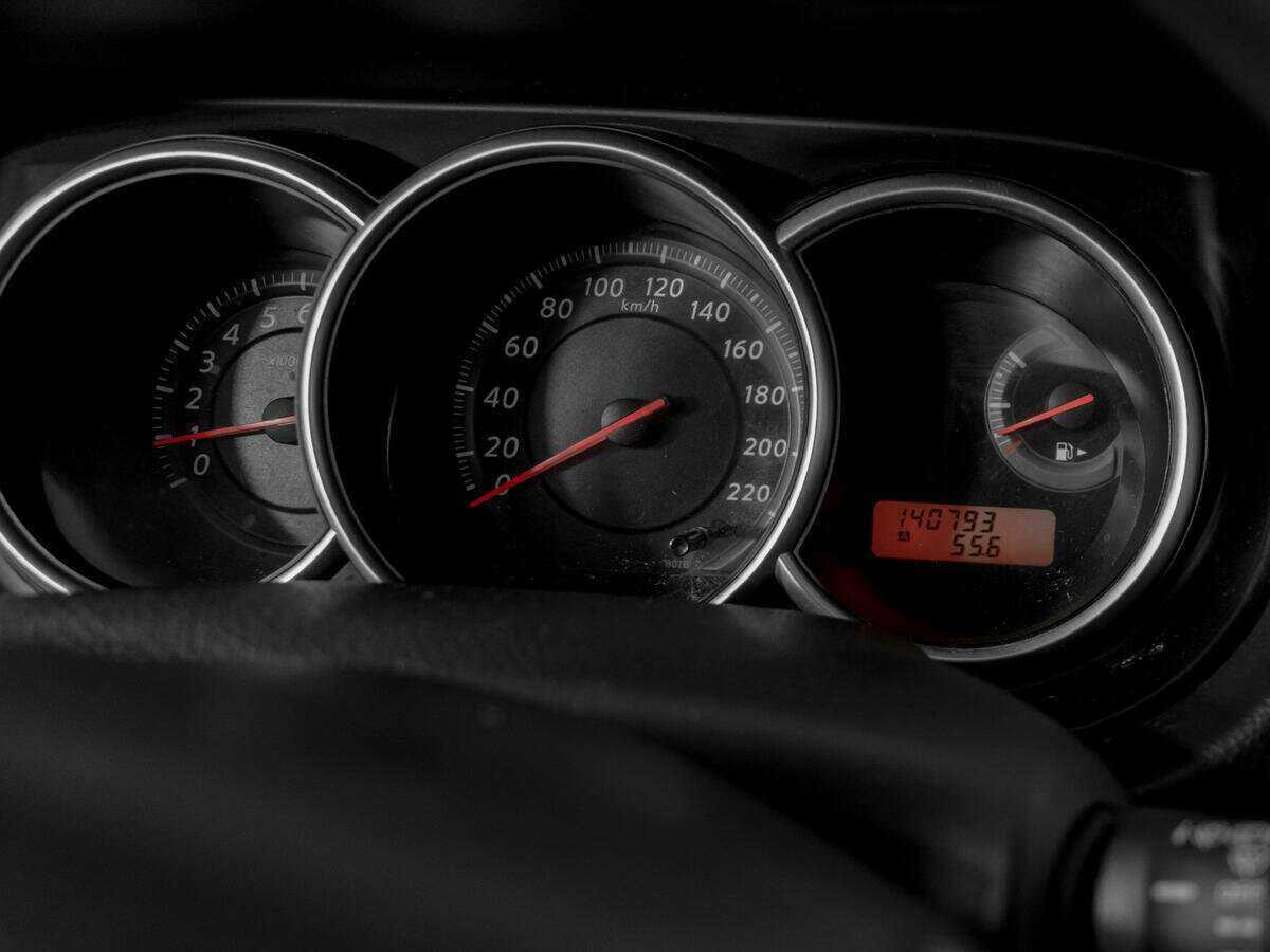 Nissan Tiida 2013 года с пробегом. Фото: #9