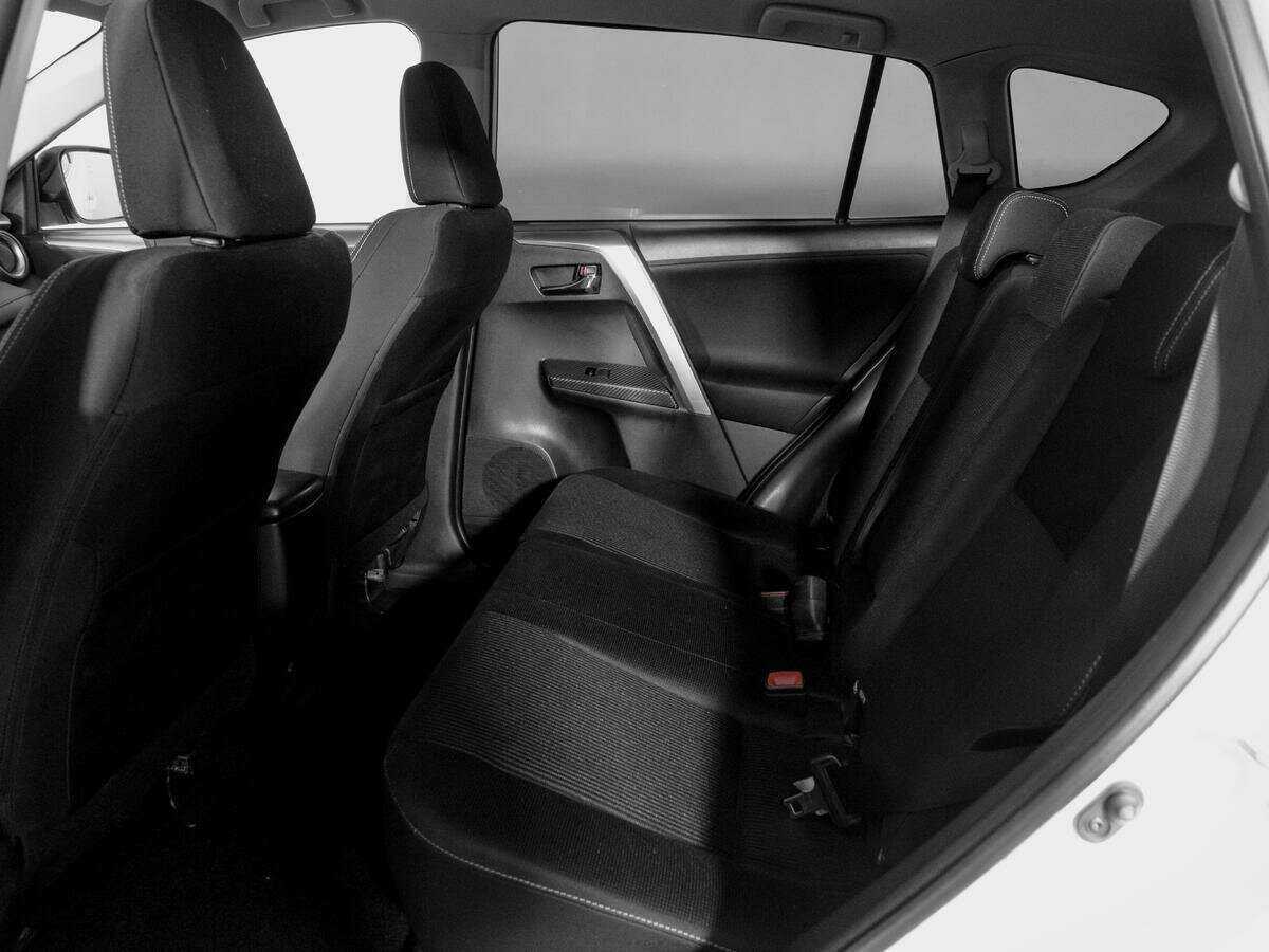 Toyota RAV4 2013 года с пробегом. Фото: #9