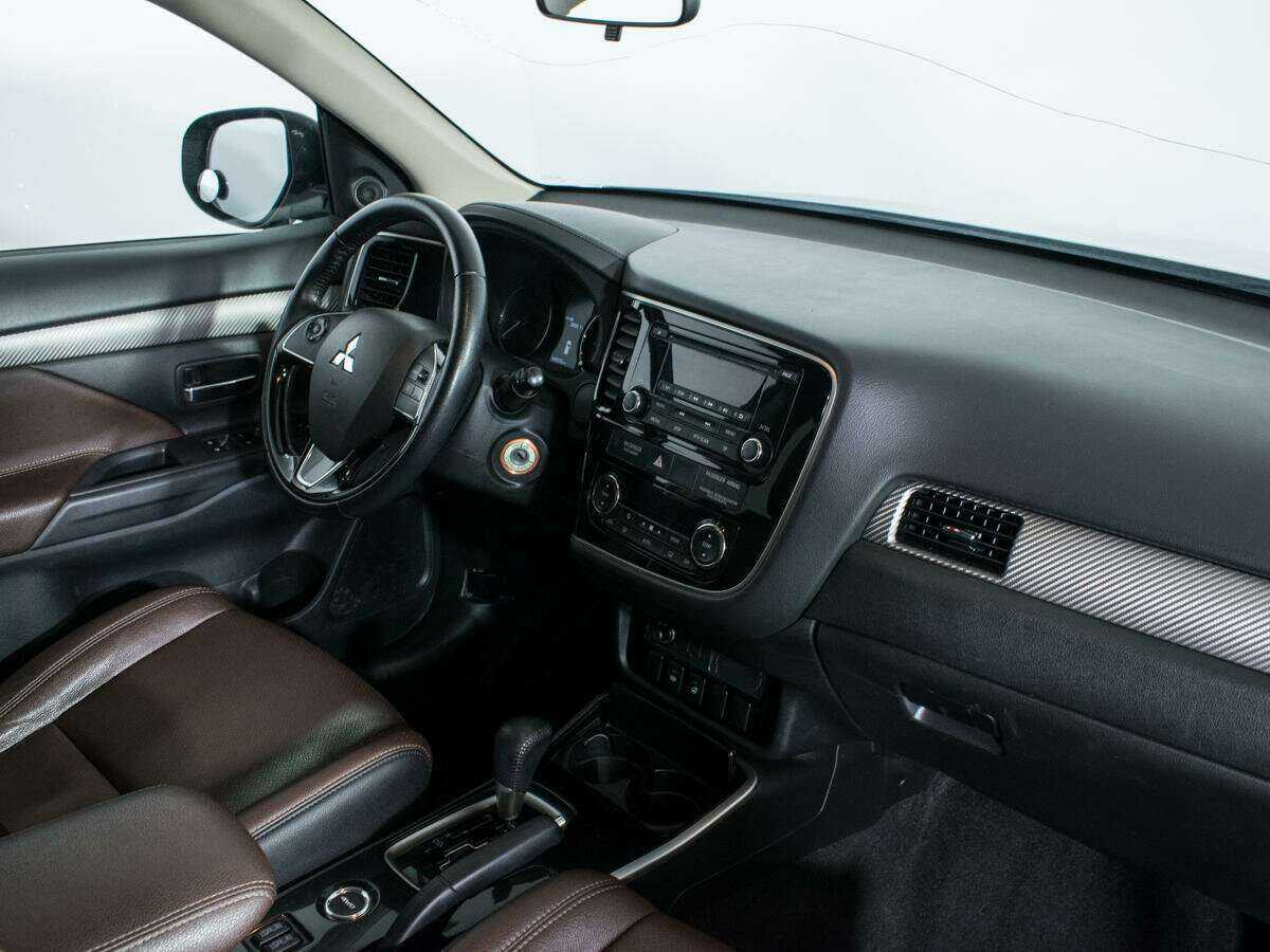Mitsubishi Outlander 2017 года с пробегом. Фото: #7