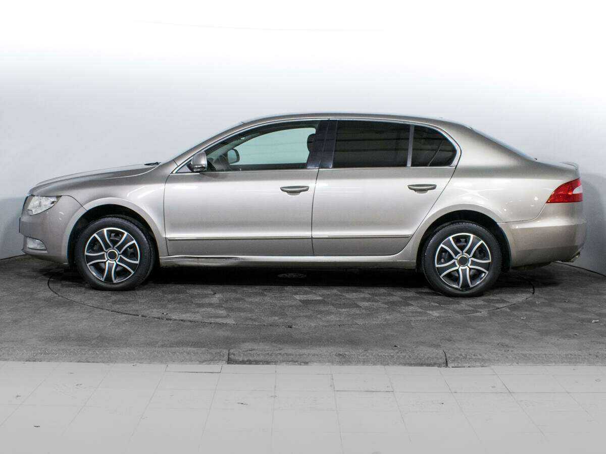 Skoda Superb 2013 года с пробегом. Фото: #7