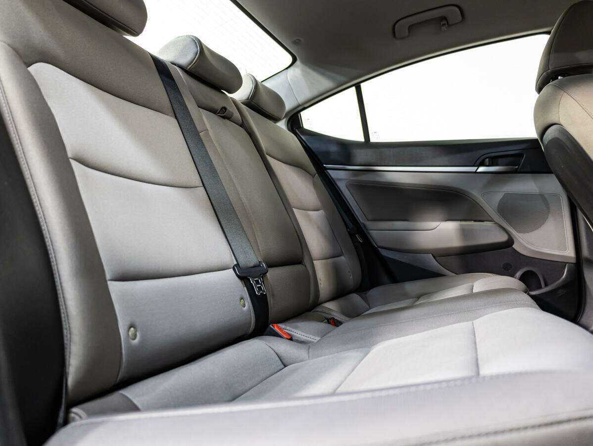 Hyundai Elantra 2018 года с пробегом. Фото: #11