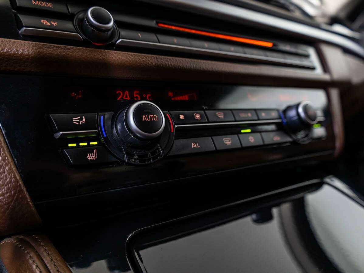 BMW 5 серии 2012 года с пробегом. Фото: #12