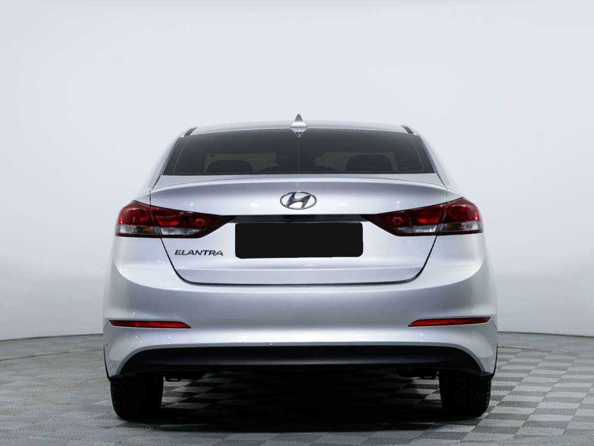 Hyundai Elantra 2018 года с пробегом. Фото: #4