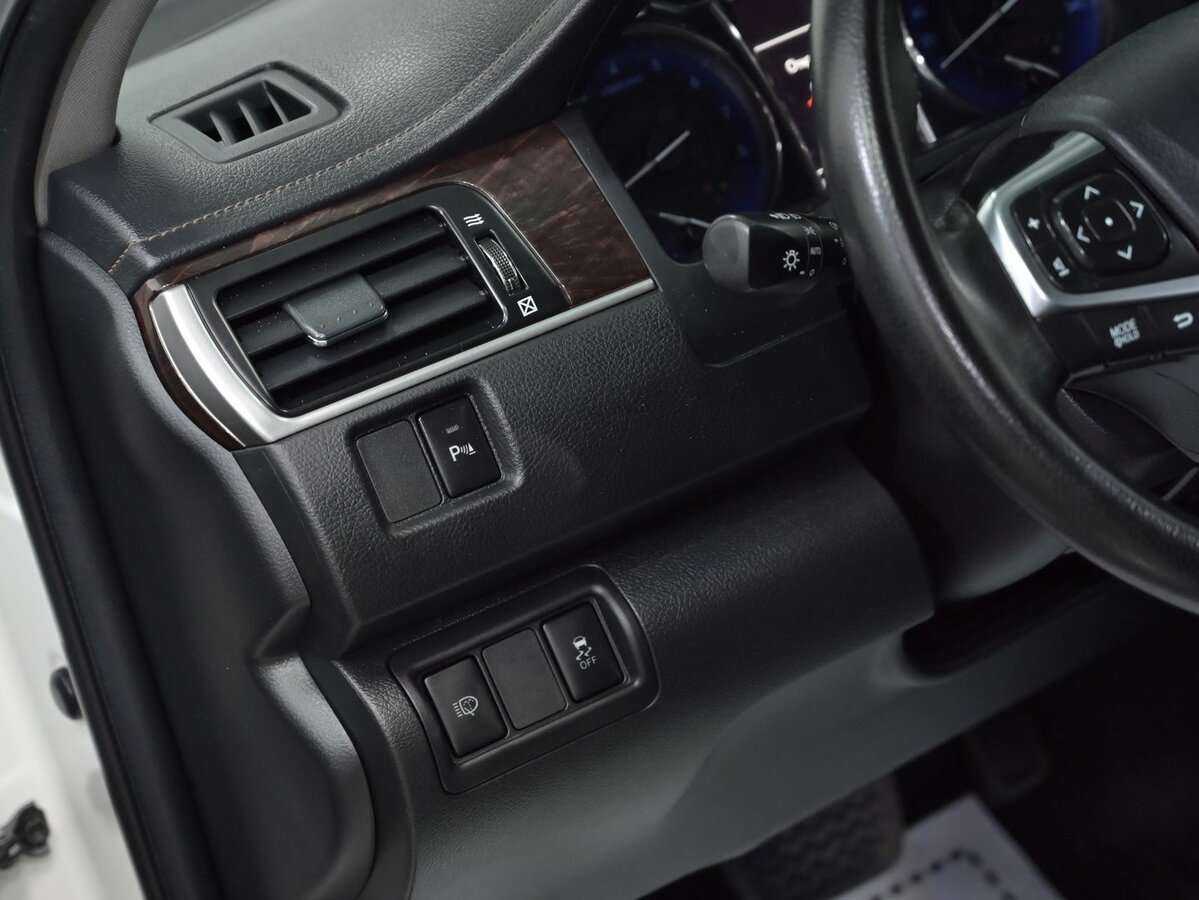 Toyota Camry 2017 года с пробегом. Фото: #6