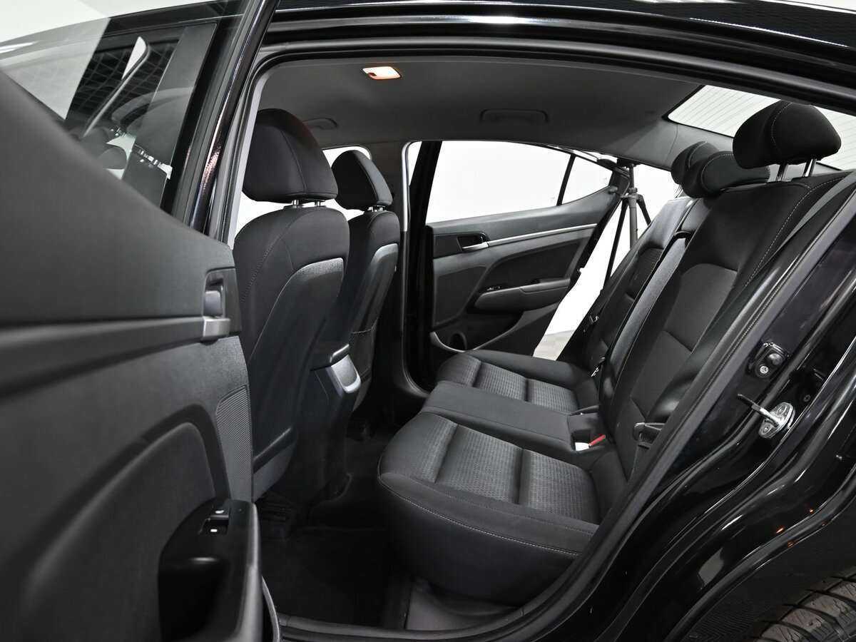 Hyundai Elantra 2017 года с пробегом. Фото: #5