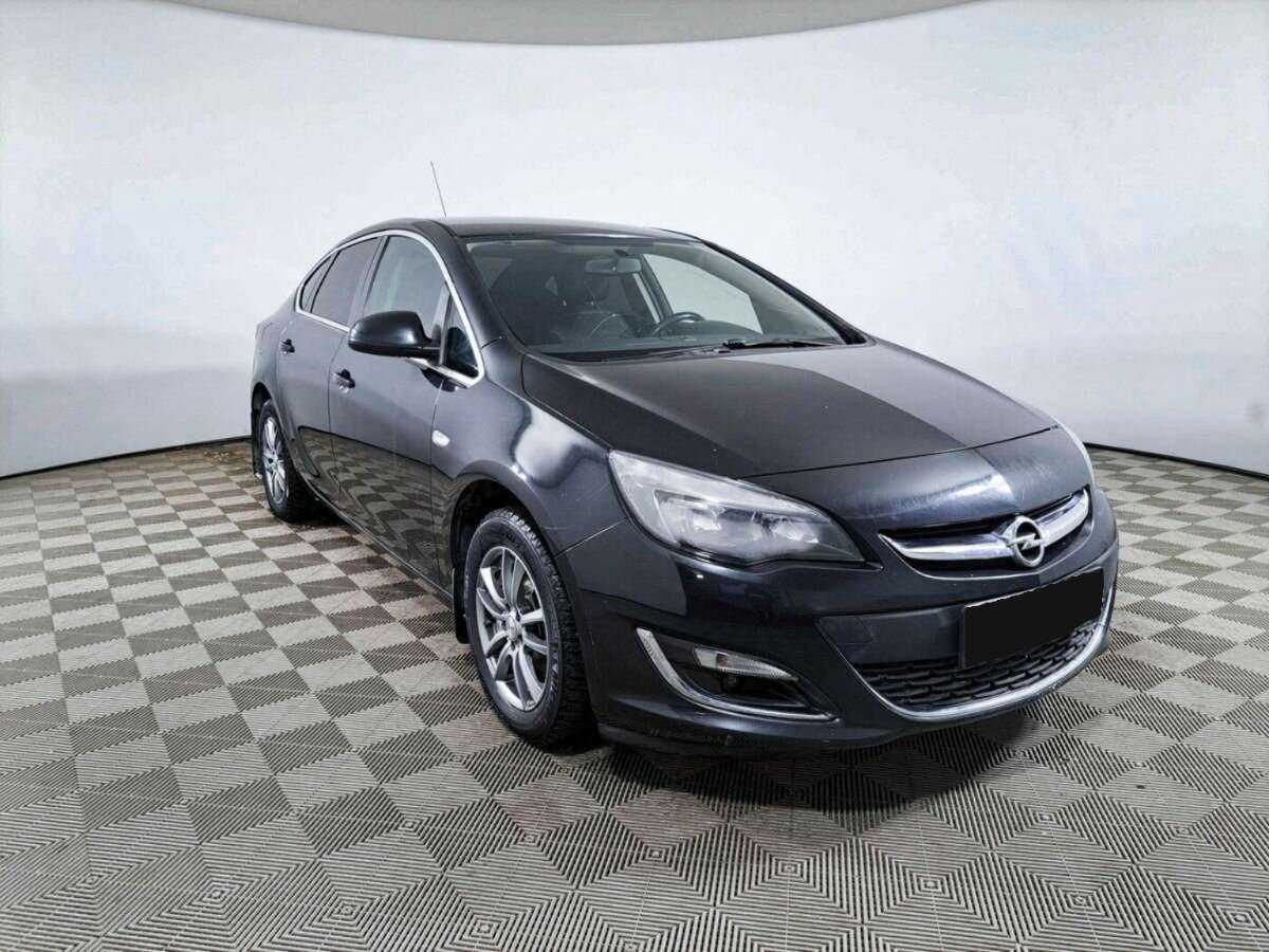 Opel Astra 2014 года с пробегом. Фото: #2