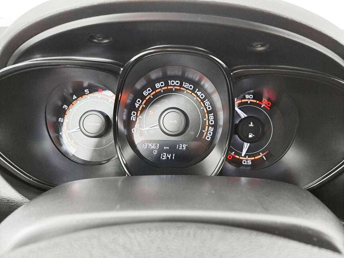 Lada (ВАЗ) Vesta 2017 года с пробегом. Фото: #9