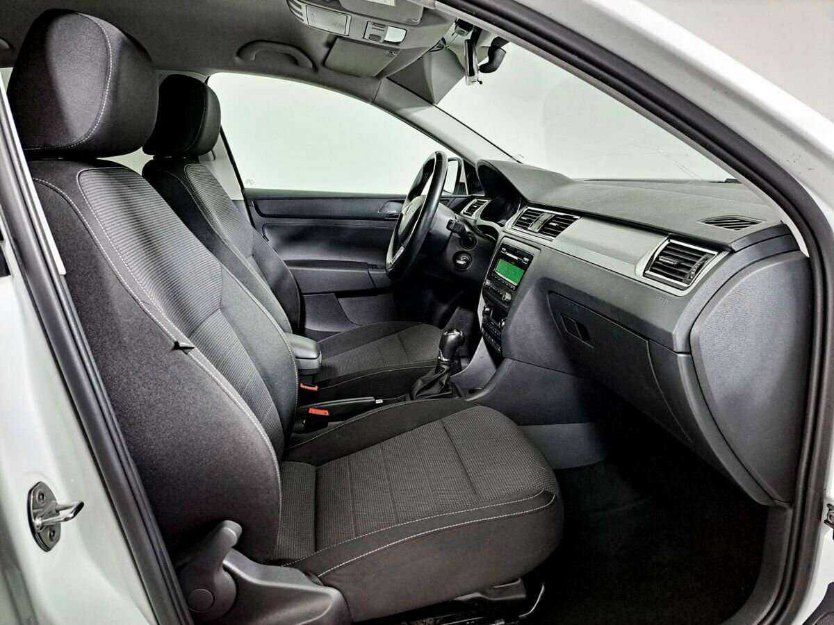 Skoda Rapid 2014 года с пробегом. Фото: #5