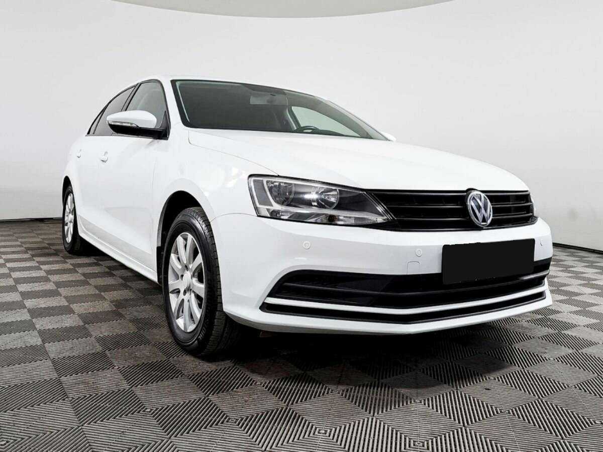 Volkswagen Jetta 2018 года с пробегом. Фото: #2