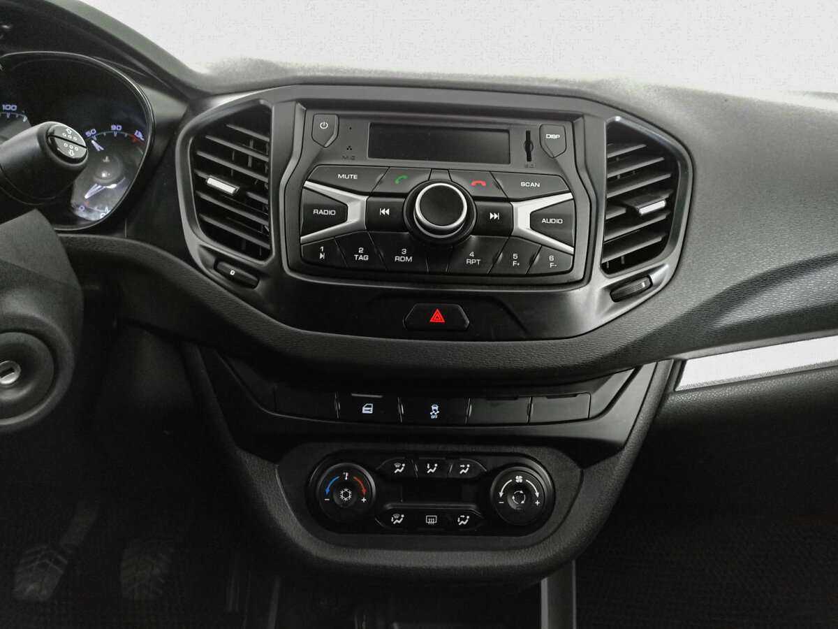 Lada (ВАЗ) Vesta 2017 года с пробегом. Фото: #12