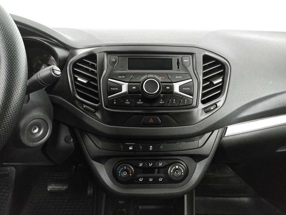 Lada (ВАЗ) Vesta 2015 года с пробегом. Фото: #10