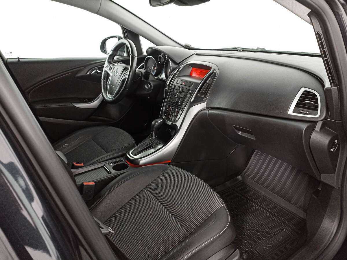 Opel Astra 2012 года с пробегом. Фото: #8