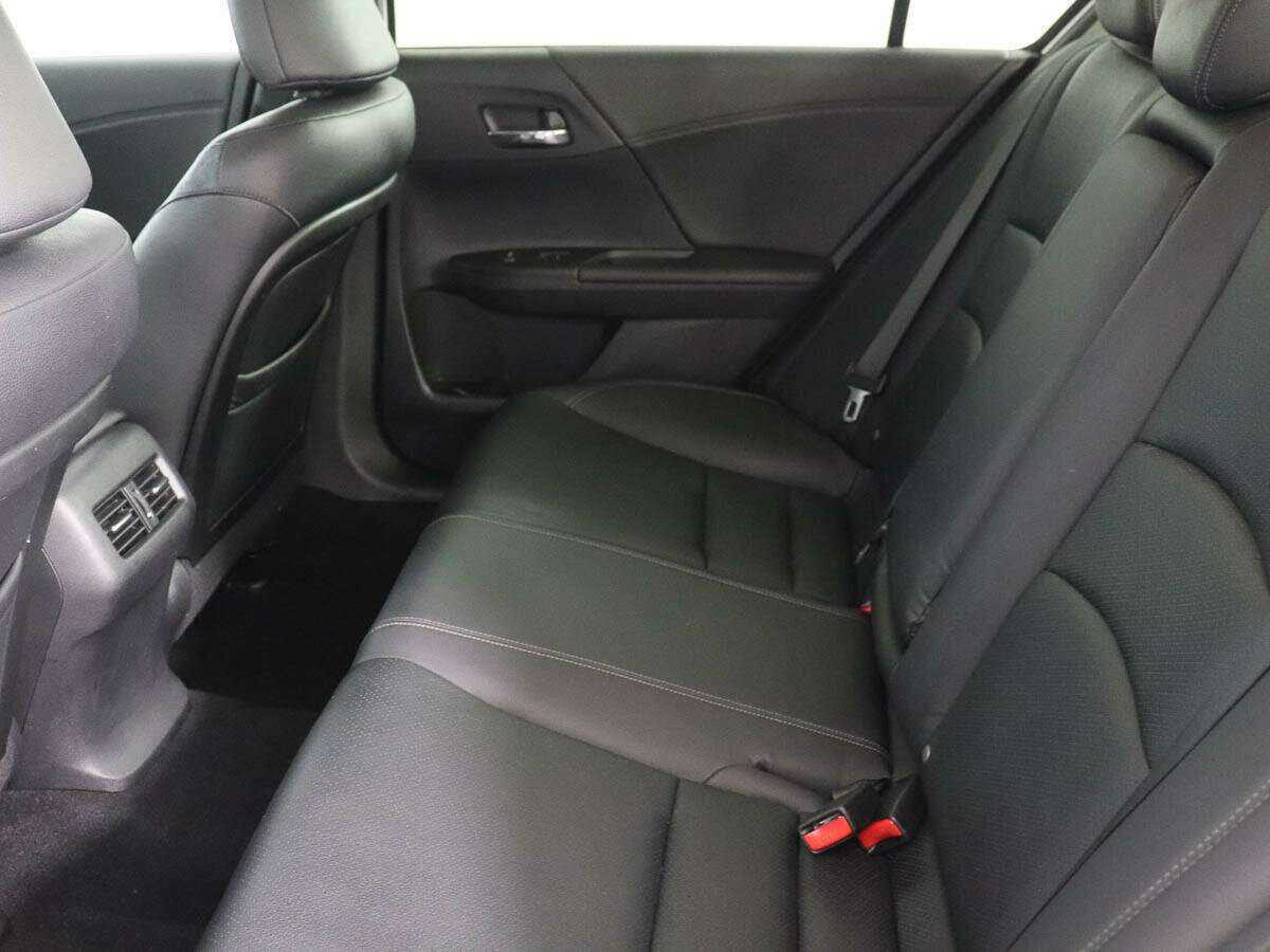 Honda Accord 2013 года с пробегом. Фото: #8