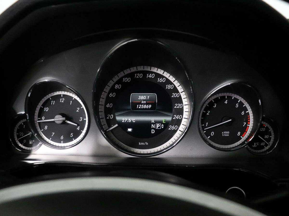 Mercedes-Benz E-Класс 2012 года с пробегом. Фото: #9