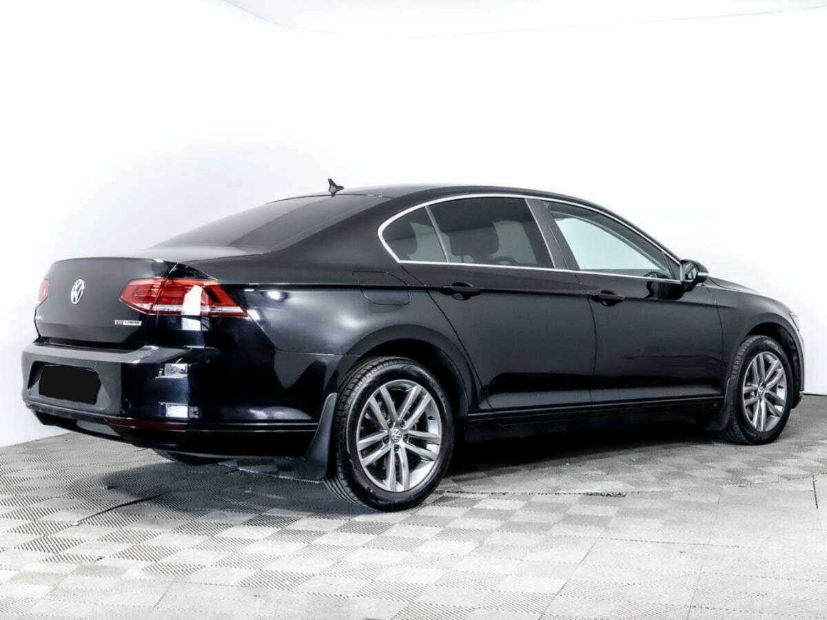 Volkswagen Passat 2017 года с пробегом. Фото: #3