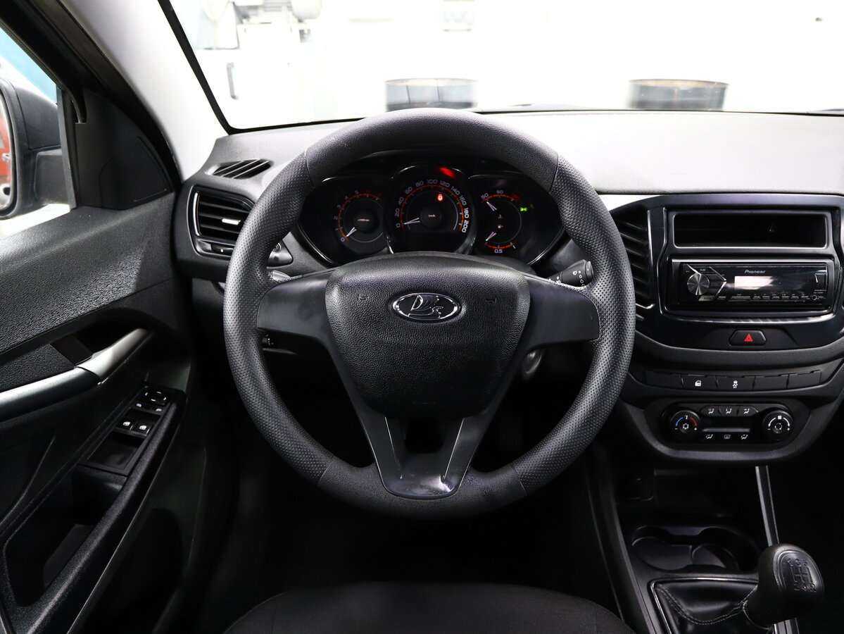 Lada (ВАЗ) Vesta 2018 года с пробегом. Фото: #10