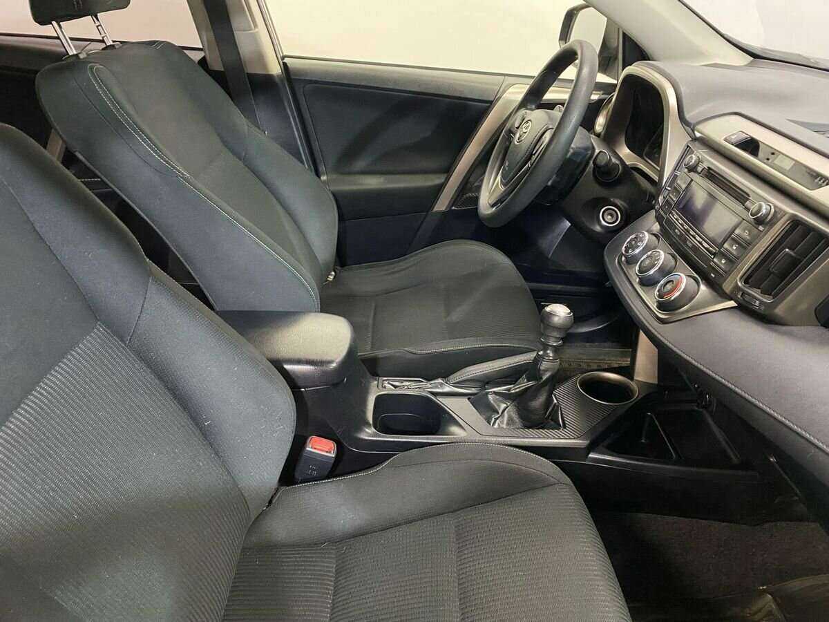 Toyota RAV4 2014 года с пробегом. Фото: #9