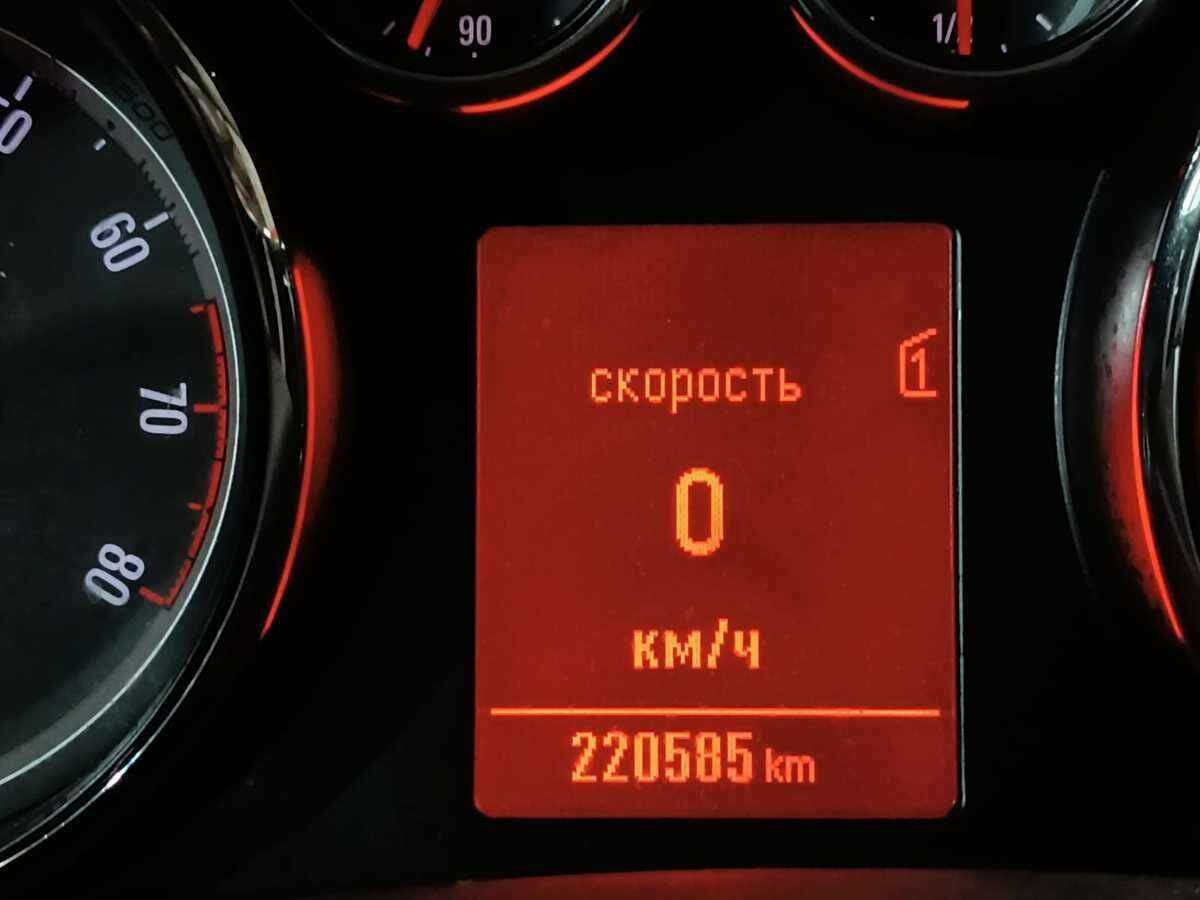 Opel Astra 2012 года с пробегом. Фото: #12