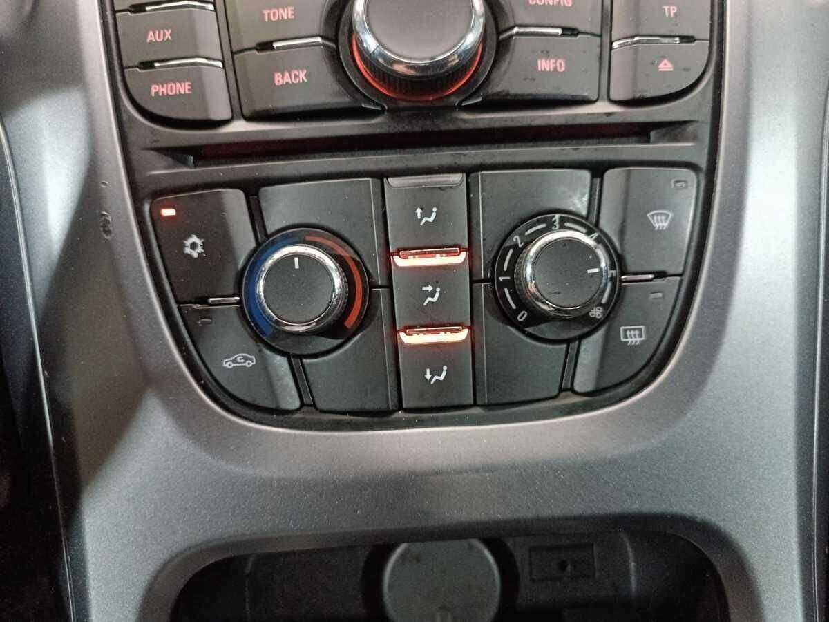 Opel Astra 2012 года с пробегом. Фото: #13